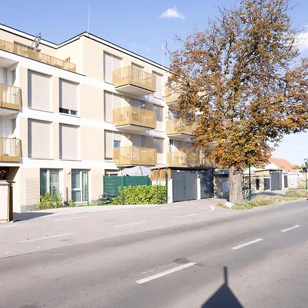 Deluxe With Garden! Free Garage Parking Included! Near Scs & Industry Center Noe Wiener Neudorf