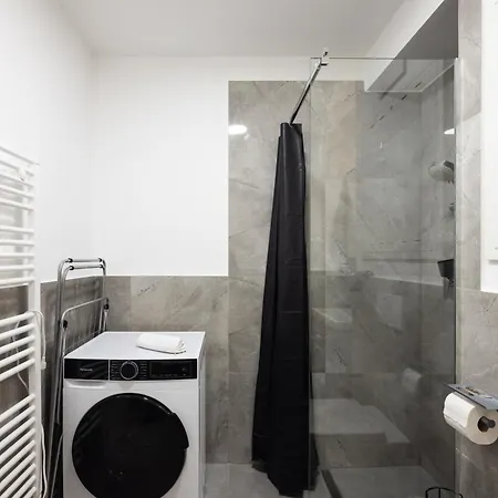 Deluxe With Garden! Free Garage Parking Included! Near Scs & Industry Center Noe Wiener Neudorf