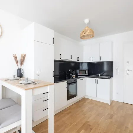 Appartement Deluxe With Garden! Free Garage Parking Included! Near Scs & Industry Center Noe Wiener Neudorf