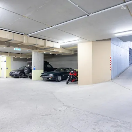 Appartement Deluxe With Garden! Free Garage Parking Included! Near Scs & Industry Center Noe