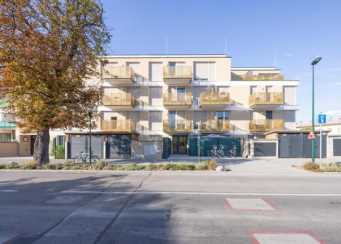 Deluxe With Garden! Free Garage Parking Included! Near Scs & Industry Center Noe Apartamento *