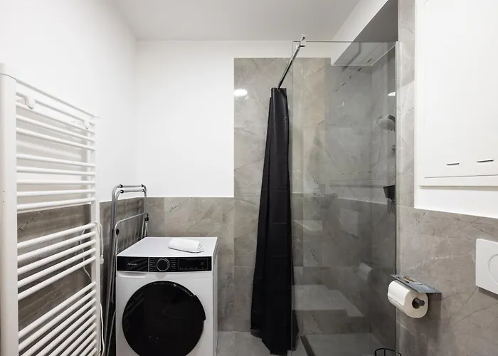 Deluxe With Garden! Free Garage Parking Included! Near Scs & Industry Center Noe Wiener Neudorf